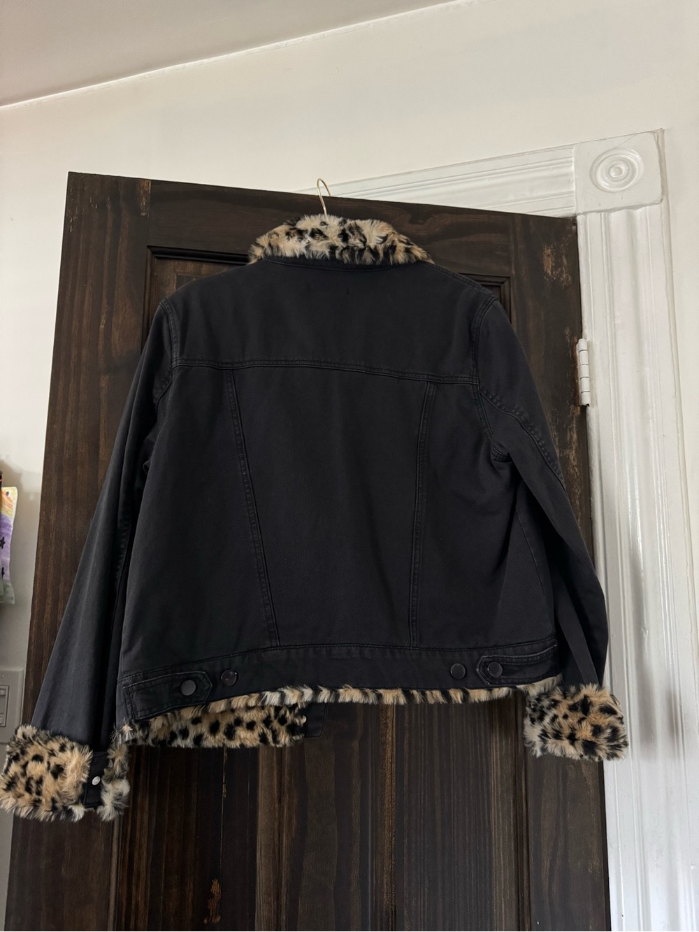 Black Denim Jacket with Leopard Faux-Fur Trim and Lining - Picture 4 of 4